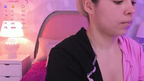 Snapshot of angeline__cute chatting on 05.15.26 angeline online show from 05.15.26