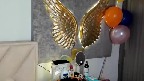 Angeline Smith  online show from 01.15.26