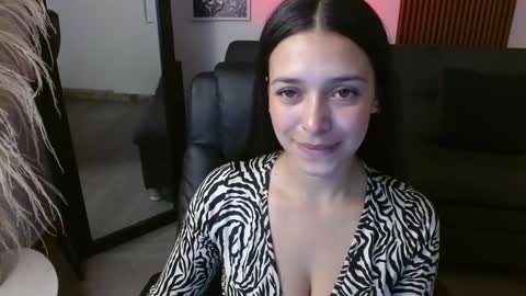 Snapshot of angeline_davies chatting on 02.03.25 angeline_davies online show from 02.03.25