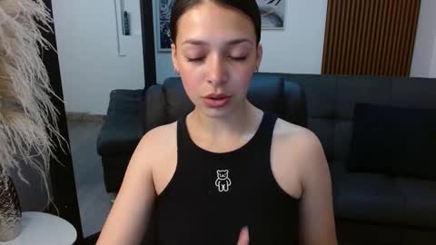 Snapshot of angeline_davies chatting on 02.26.25 angeline_davies online show from 02.26.25