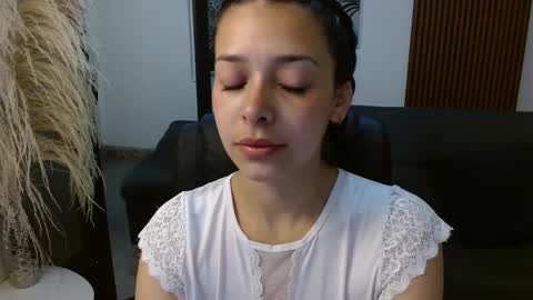 Snapshot of angeline_davies chatting on 03.03.25 angeline_davies online show from 03.03.25