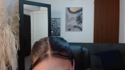 Snapshot of angeline_davies chatting on 03.07.25 angeline_davies online show from 03.07.25