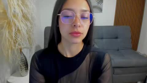 Snapshot of angeline_davies chatting on 09.15.25 angeline_davies online show from 09.15.25