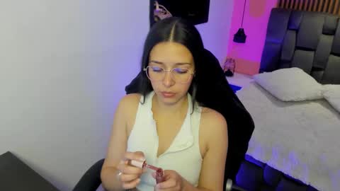 Snapshot of angeline_davies chatting on 10.10.25 angeline_davies online show from 10.10.25