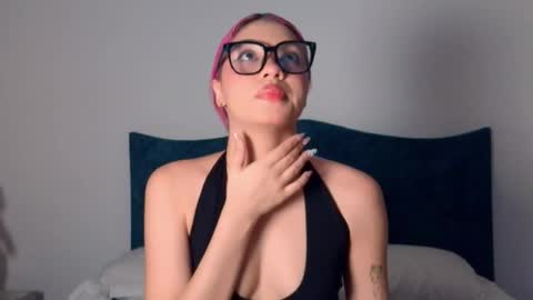 Angelinhaa  online show from 12.19.25