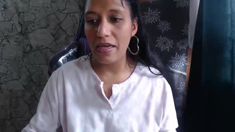 Snapshot of angelitaa_hot chatting on 05.04.26 angela online show from 05.04.26