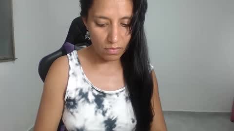 Snapshot of angelitaa_hot chatting on 05.31.26 angela online show from 05.31.26