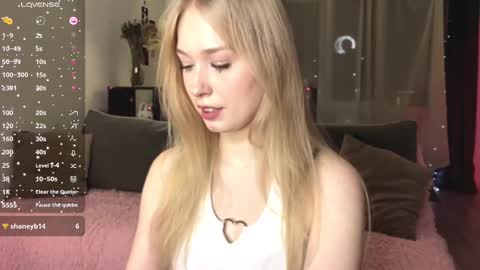 Snapshot of angelkissmee chatting on 01.30.25 angelkissmee online show from 01.30.25