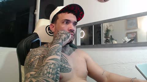 Snapshot of angellatino0 chatting on 12.01.24 angellatino0 online show from 12.01.24