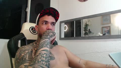 Snapshot of angellatino0 chatting on 12.02.24 angellatino0 online show from 12.02.24