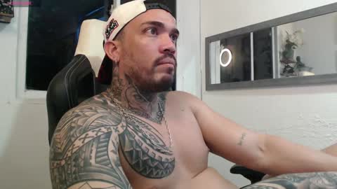 Snapshot of angellatino0 chatting on 12.15.24 angellatino0 online show from 12.15.24