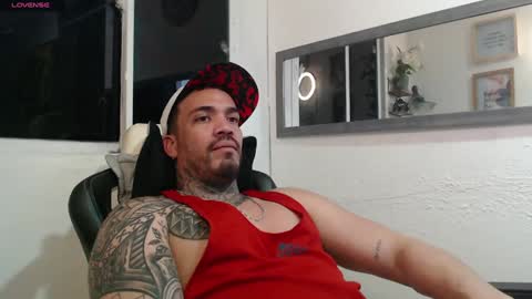 Snapshot of angellatino0 chatting on 12.16.24 angellatino0 online show from 12.16.24
