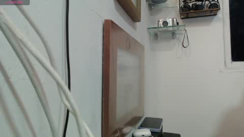 Snapshot of angellatino0 chatting on 12.19.24 angellatino0 online show from 12.19.24