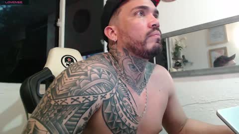 Snapshot of angellatino0 chatting on 12.21.24 angellatino0 online show from 12.21.24