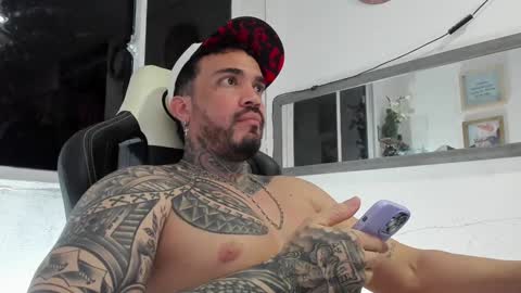 Snapshot of angellatino0 chatting on 12.30.24 angellatino0 online show from 12.30.24