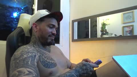Snapshot of angellatino0 chatting on 01.12.25 angellatino0 online show from 01.12.25