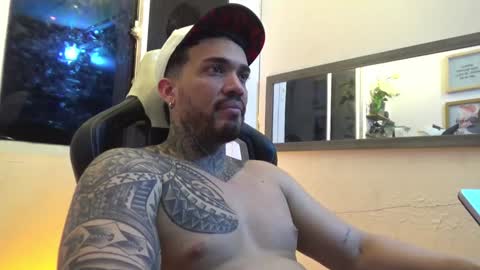 Snapshot of angellatino0 chatting on 01.12.25 angellatino0 online show from 01.12.25