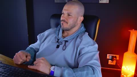 BlackWolf online show from 02.12.25