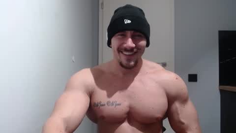 Snapshot of angelofit chatting on 01.04.25  ------- SEX SHOW WITH GUYS AND GIRLS  MUSCLE SHOW online show from 01.04.25