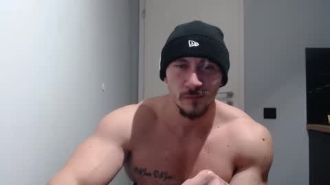 Snapshot of angelofit chatting on 01.08.25  ------- SEX SHOW WITH GUYS AND GIRLS  MUSCLE SHOW online show from 01.08.25