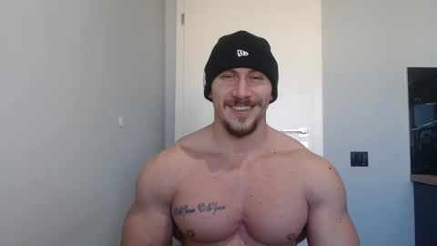 Snapshot of angelofit chatting on 01.11.25  ------- SEX SHOW WITH GUYS AND GIRLS  MUSCLE SHOW online show from 01.11.25
