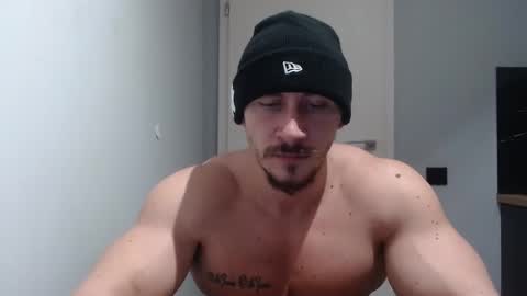 Snapshot of angelofit chatting on 01.16.25  ------- SEX SHOW WITH GUYS AND GIRLS  MUSCLE SHOW online show from 01.16.25