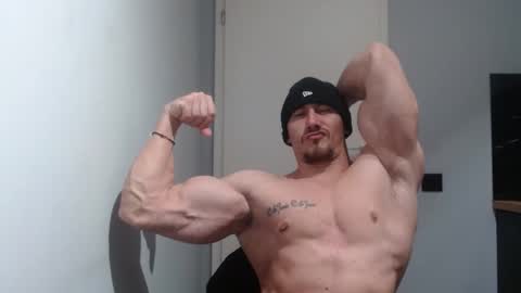 Snapshot of angelofit chatting on 02.11.25  ------- SEX SHOW WITH GUYS AND GIRLS  MUSCLE SHOW online show from 02.11.25