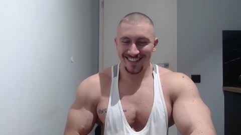 Snapshot of angelofit chatting on 02.14.25  ------- SEX SHOW WITH GUYS AND GIRLS  MUSCLE SHOW online show from 02.14.25