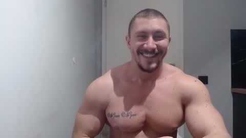 Snapshot of angelofit chatting on 03.10.25  ------- SEX SHOW WITH GUYS AND GIRLS  MUSCLE SHOW online show from 03.10.25