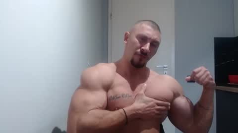 Snapshot of angelofit chatting on 10.07.25  ------- SEX SHOW WITH GUYS AND GIRLS  MUSCLE SHOW online show from 10.07.25
