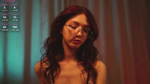 Snapshot of angels_kiss chatting on 02.19.26 Nikki online show from 02.19.26