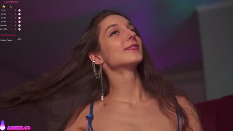 Snapshot of angels_kiss chatting on 02.23.26 Nikki online show from 02.23.26