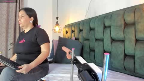 ANGIE online show from 10.04.25