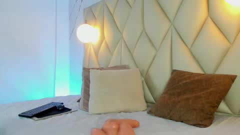 Snapshot of angelswets chatting on 02.12.26 ANGIE online show from 02.12.26