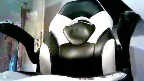 Snapshot of angeluscam chatting on 11.18.25 angeluscam online show from 11.18.25