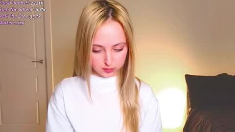 Snapshot of angelxloe chatting on 02.03.26 Im Chloe i do FLASH BOOBS for new fan club online show from 02.03.26