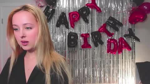 Snapshot of angelxloe chatting on 02.10.26 Im Chloe i do FLASH BOOBS for new fan club online show from 02.10.26