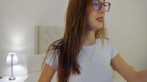 Snapshot of angely_sweet01 chatting on 02.15.26 Angely online show from 02.15.26