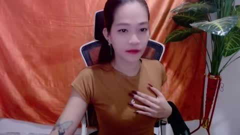 Snapshot of angelyn_slim chatting on 05.24.26 angelyn_slim online show from 05.24.26