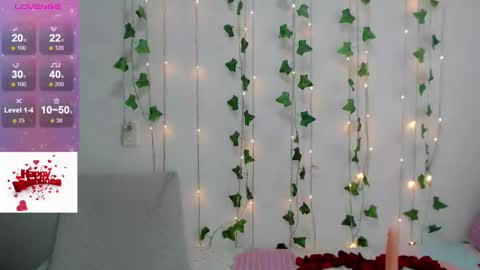 Snapshot of angie_arias chatting on 02.14.25 Angie online show from 02.14.25