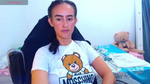 Snapshot of angie_dreamgirl chatting on 04.25.26 IG angie dreamgirl01 online show from 04.25.26