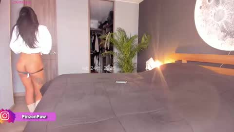 Snapshot of angie_mcqueen chatting on 02.24.25 angie online show from 02.24.25
