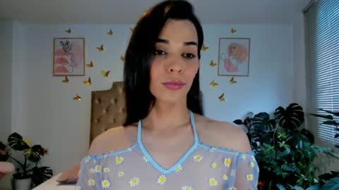 Snapshot of angie_modelo chatting on 06.11.26 Anabella online show from 06.11.26