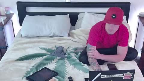 Snapshot of anglz017 chatting on 12.08.24 Anglz017 online show from 12.08.24