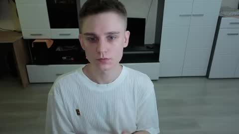 Snapshot of angryzan chatting on 04.21.26 vodka online show from 04.21.26