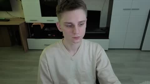 Snapshot of angryzan chatting on 04.30.26 vodka online show from 04.30.26
