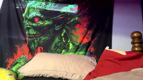 Snapshot of angusbone01 chatting on 12.18.24 angusbone01 online show from 12.18.24