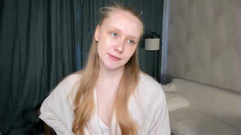 Snapshot of anhedney chatting on 04.06.26 Violet online show from 04.06.26