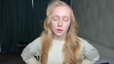 Snapshot of anhedney chatting on 04.16.26 Violet online show from 04.16.26