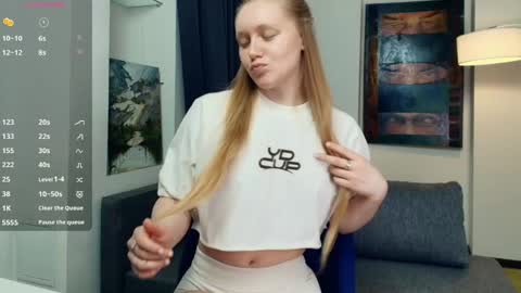Snapshot of anhedney chatting on 05.02.26 Violet online show from 05.02.26